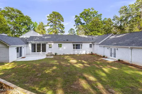 Exterior - 112 Louis Wilson Dr, Brandon, MS 39042 photo 5 of 10