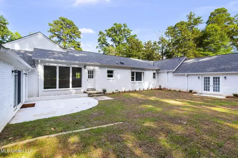 Exterior - 112 Louis Wilson Dr, Brandon, MS 39042 photo 7 of 10