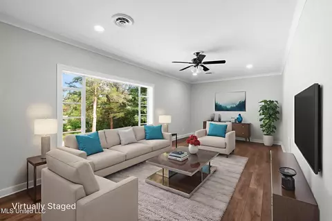 Living - 112 Louis Wilson Dr, Brandon, MS 39042 photo 3 of 6
