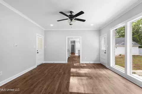 Living - 112 Louis Wilson Dr, Brandon, MS 39042 photo 2 of 6