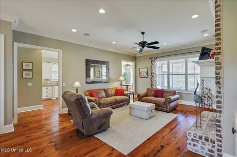Living - 157 Harbor View Dr, Madison, MS 39110 photo 1 of 5
