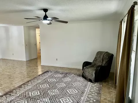 Living - 133 Mcgee Ln, Florence, MS 39073 photo 1 of 5