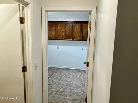 Entry Way - 133 Mcgee Ln, Florence, MS 39073 photo 2 of 4