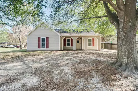 101 Yellowstone Cir, Ocean Springs, MS 39564