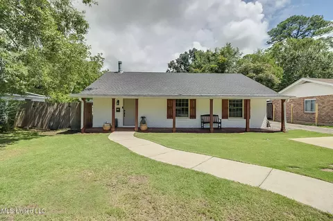 320 41st St, Gulfport, MS 39507
