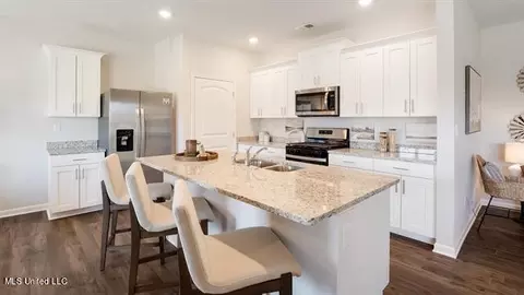 2466 Hyacinth Cv, Hernando, MS 38632 photo 6