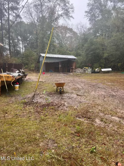 Exterior - 871 King Bee Rd, Perkinston, MS 39573 photo 2 of 3