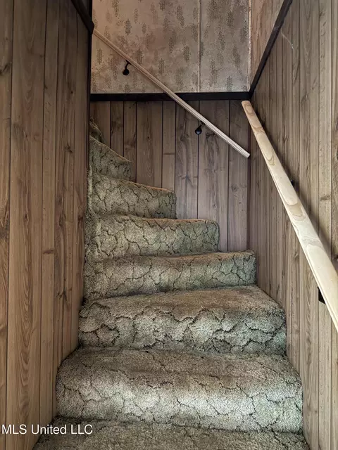 Entry Way - 871 King Bee Rd, Perkinston, MS 39573 photo 1 of 1