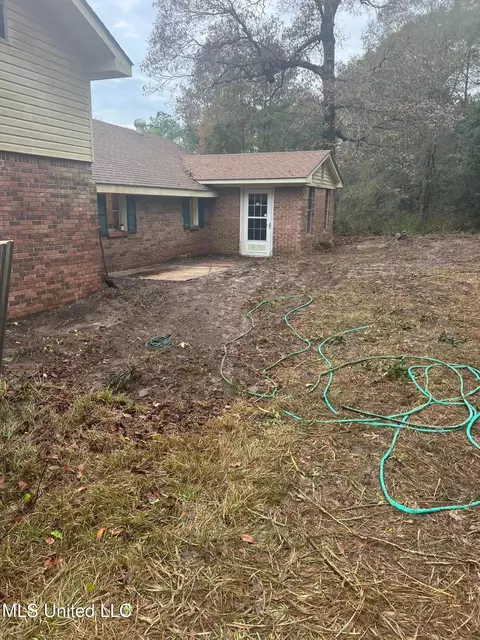 Exterior - 871 King Bee Rd, Perkinston, MS 39573 photo 1 of 3