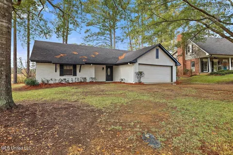 4007 Torrey Pines Dr, Byram, MS 39272