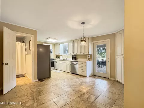 Kitchen - 4505 Old Jackson Rd, Terry, MS 39170 photo 1 of 3