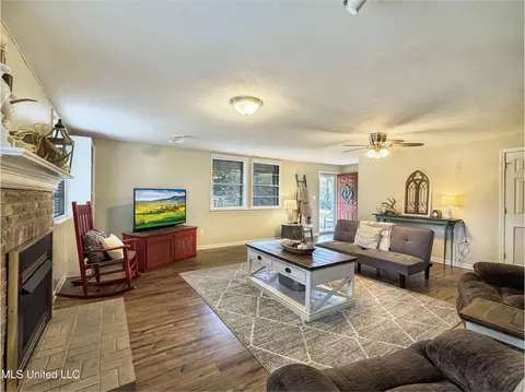 Living - 4505 Old Jackson Rd, Terry, MS 39170 photo 3 of 3