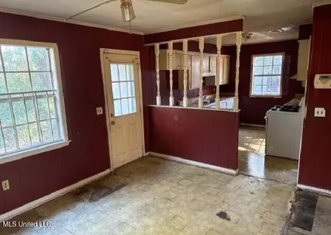 Entry Way - 444 W Hill Dr, Jackson, MS 39209 photo 1 of 3