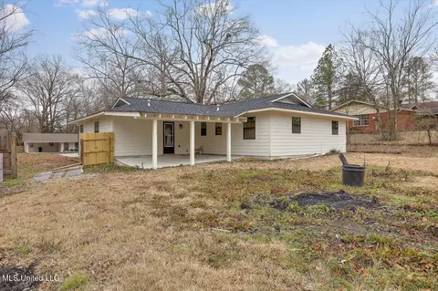 Exterior - 705 Lindale St, Clinton, MS 39056 photo 3 of 4