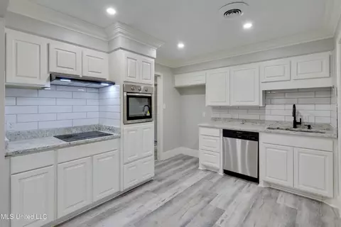 Kitchen - 705 Lindale St, Clinton, MS 39056 photo 1 of 3