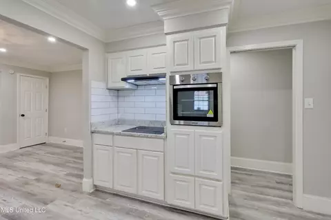 Kitchen - 705 Lindale St, Clinton, MS 39056 photo 2 of 3