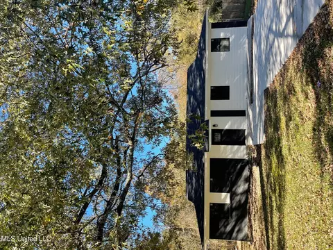 705 Lindale St, Clinton, MS 39056