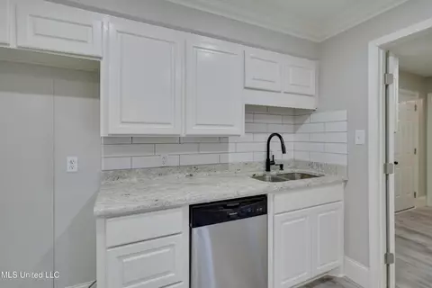 Kitchen - 705 Lindale St, Clinton, MS 39056 photo 3 of 3