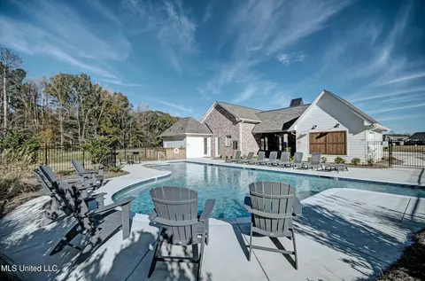 Exterior - 140 Freedom Ring Dr, Brandon, MS 39047 photo 8 of 10