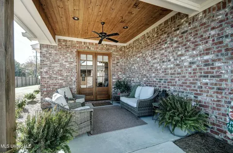 Exterior - 140 Freedom Ring Dr, Brandon, MS 39047 photo 4 of 10
