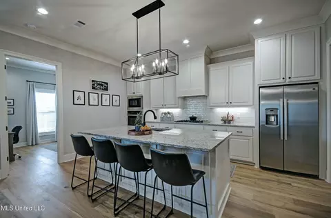 Kitchen - 140 Freedom Ring Dr, Brandon, MS 39047 photo 1 of 5