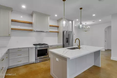 Kitchen - 45 Westridge Dr, Brandon, MS 39047 photo 1 of 3
