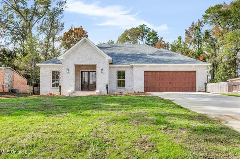 45 Westridge Dr, Brandon, MS 39047
