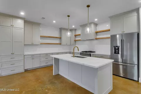Kitchen - 45 Westridge Dr, Brandon, MS 39047 photo 3 of 3