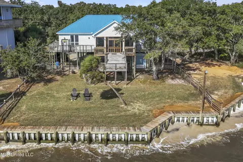 6013 Belle Fontaine Dr, Ocean Springs, MS 39564