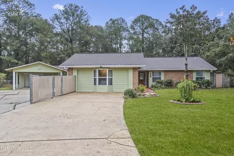 6708 Red Bud Ln, Ocean Springs, MS 39564