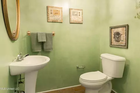 818 Main St, Natchez, MS 39120 photo 8