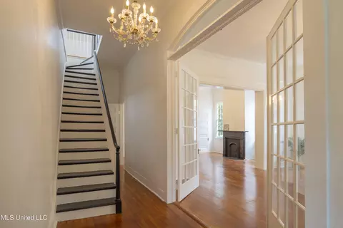 818 Main St, Natchez, MS 39120 photo 2