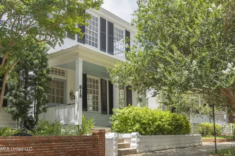 818 Main St, Natchez, MS 39120