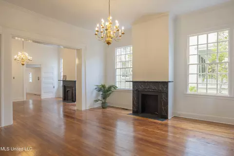 818 Main St, Natchez, MS 39120 photo 3