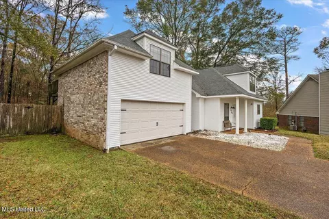 429 Vining Ct, Byram, MS 39272 photo 2