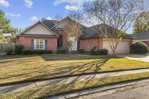 Exterior - 433 Fairfield Dr, Madison, MS 39110 photo 2 of 3