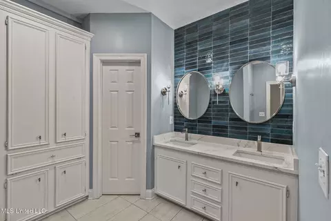 Bath - 433 Fairfield Dr, Madison, MS 39110 photo 1 of 6