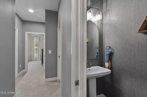 Entry Way - 433 Fairfield Dr, Madison, MS 39110 photo 5 of 5