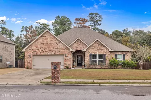9068 River Birch Dr, Biloxi, MS 39532
