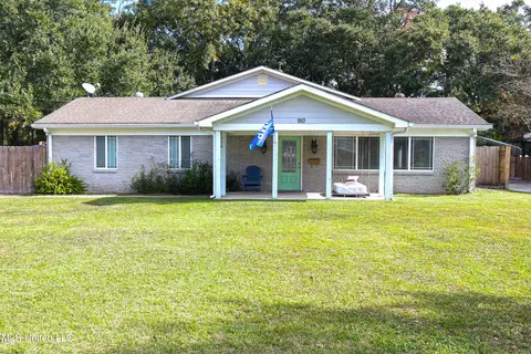 910 Williams St, Pascagoula, MS 39567