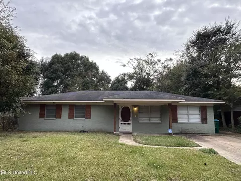 107 Beverly Dr, Ocean Springs, MS 39564