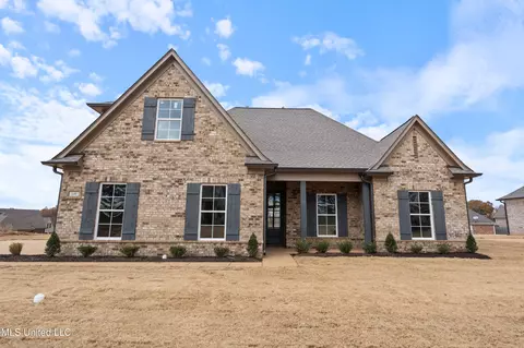 110 Garrett Dr, Batesville, MS 38606