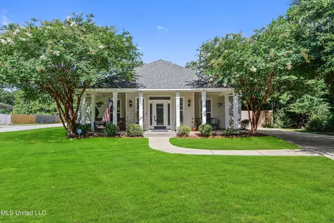 301 Hunter Holw, Waveland, MS 39576