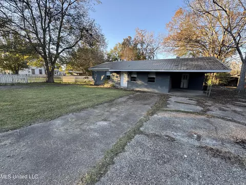 1061 E Poplar St, Georgetown, MS 39078 photo 1