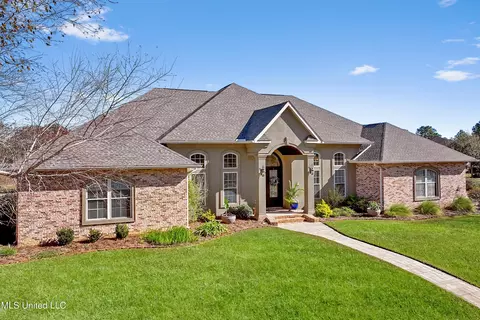 2704 Royal Run, Gautier, MS 39553