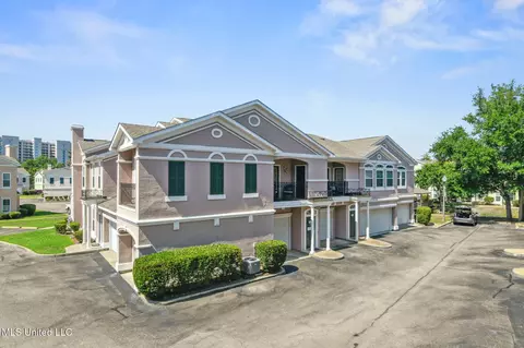 2252 Beach Dr #904, Gulfport, MS 39507