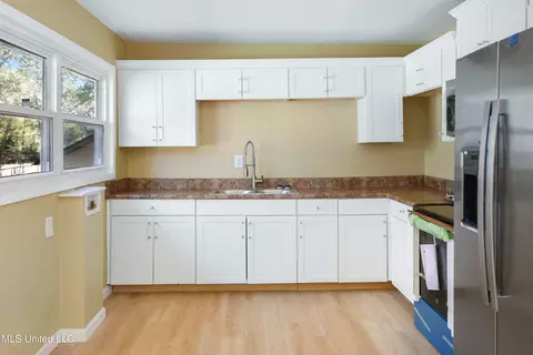 Kitchen - 3625 Rollins Ave, Moss Point, MS 39563 photo 1 of 1
