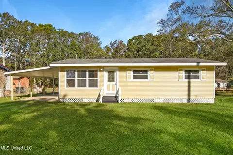 3625 Rollins Ave, Moss Point, MS 39563