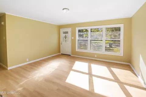 Living - 3625 Rollins Ave, Moss Point, MS 39563 photo 2 of 2