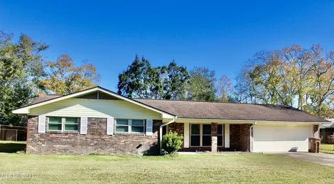 2284 Windsor Ct, Biloxi, MS 39532